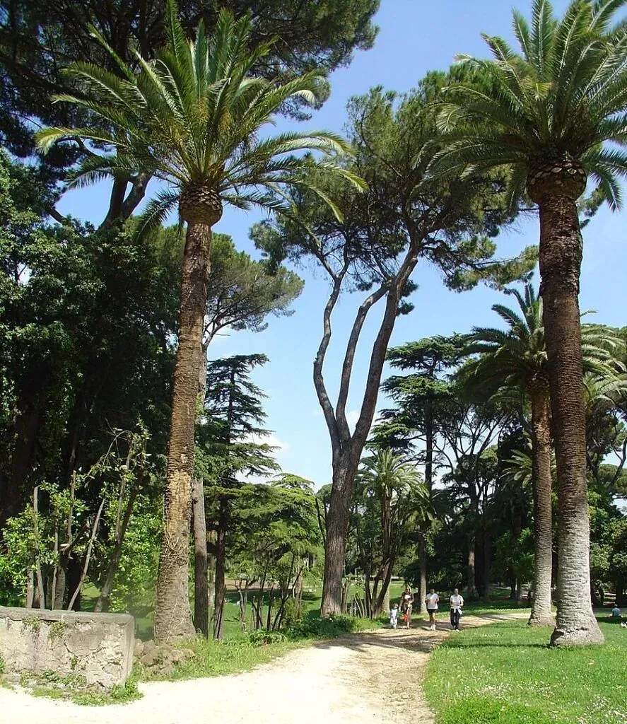 Public footpath in Villa Celimontana