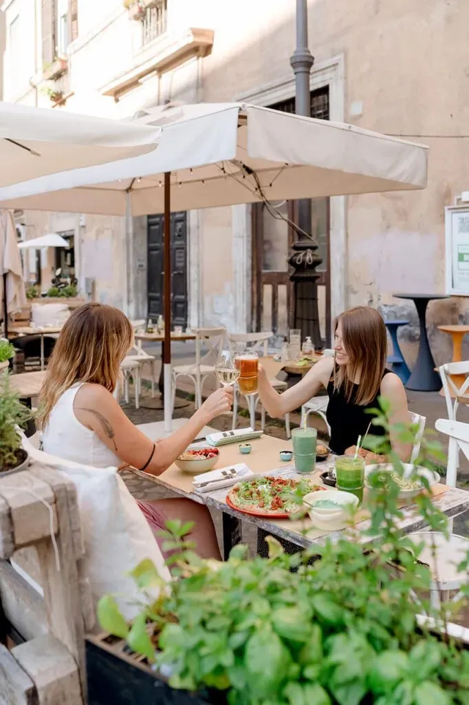 Buddy-veggie-restaurant-bar45