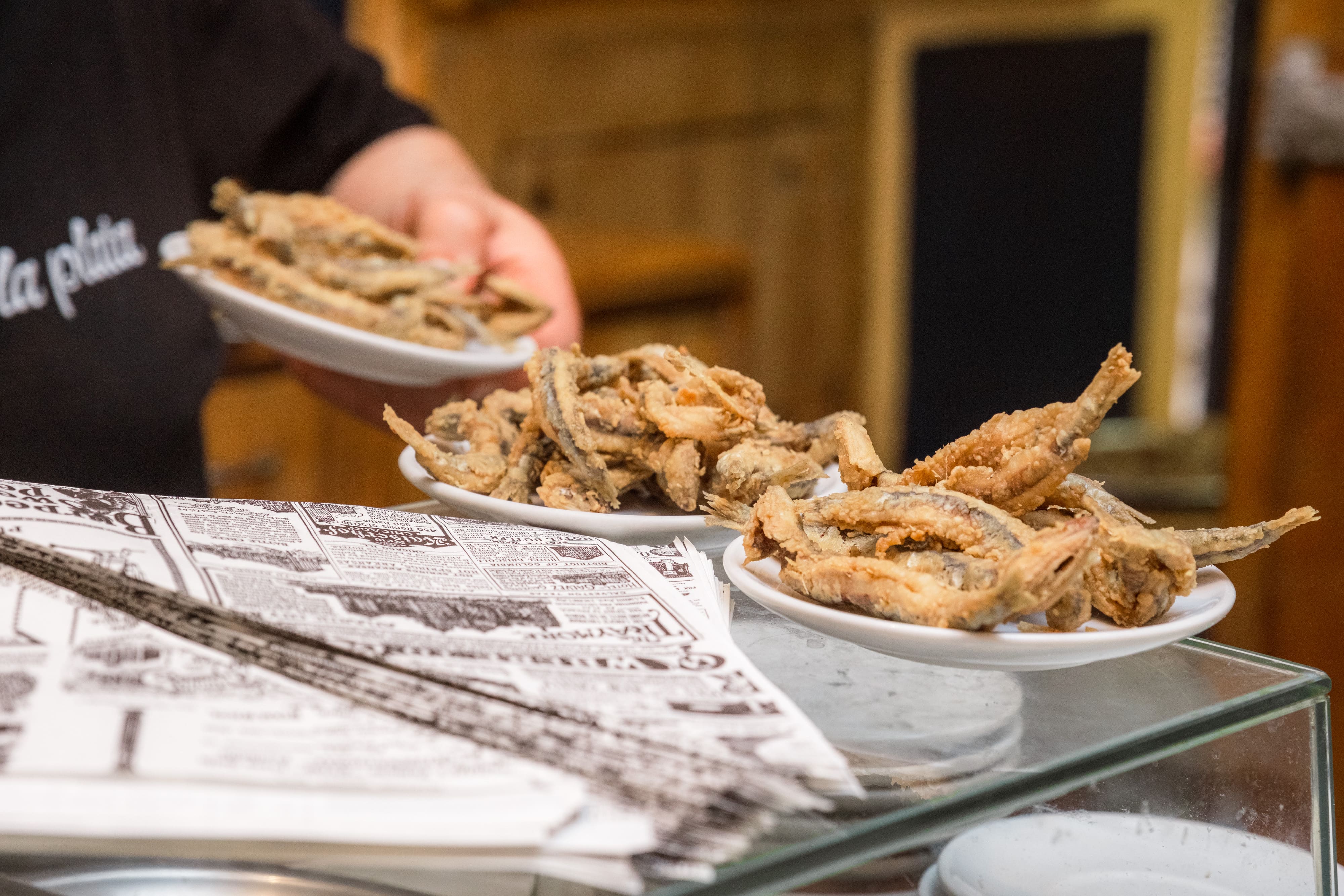 pescaditos fritos at la plata bar in barcelona