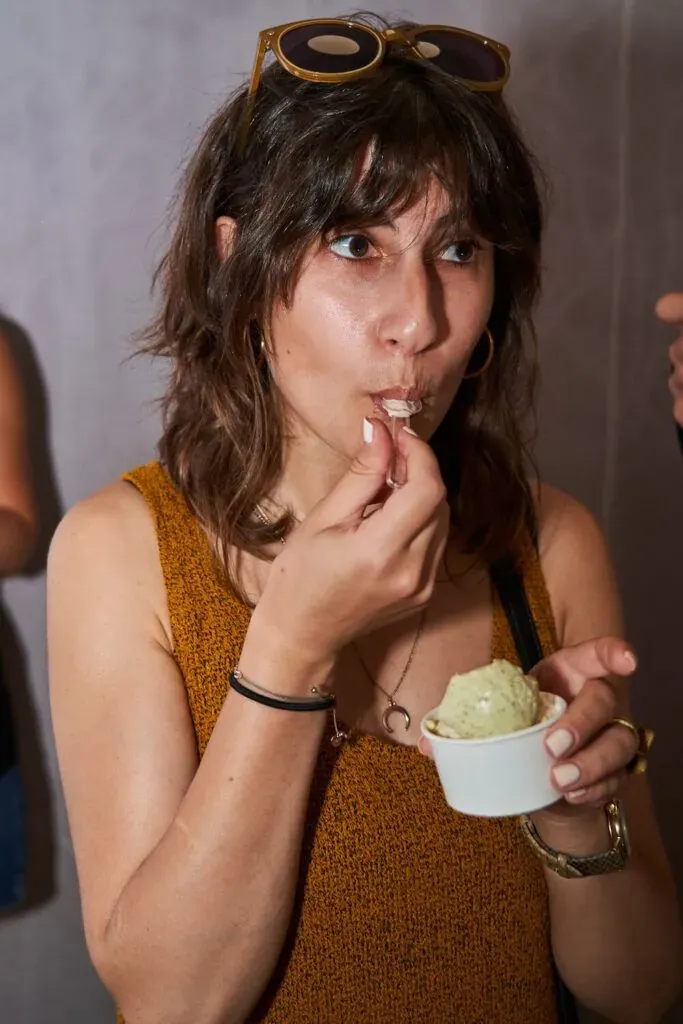 Client-eating-gelato-on-our-Food-Tour