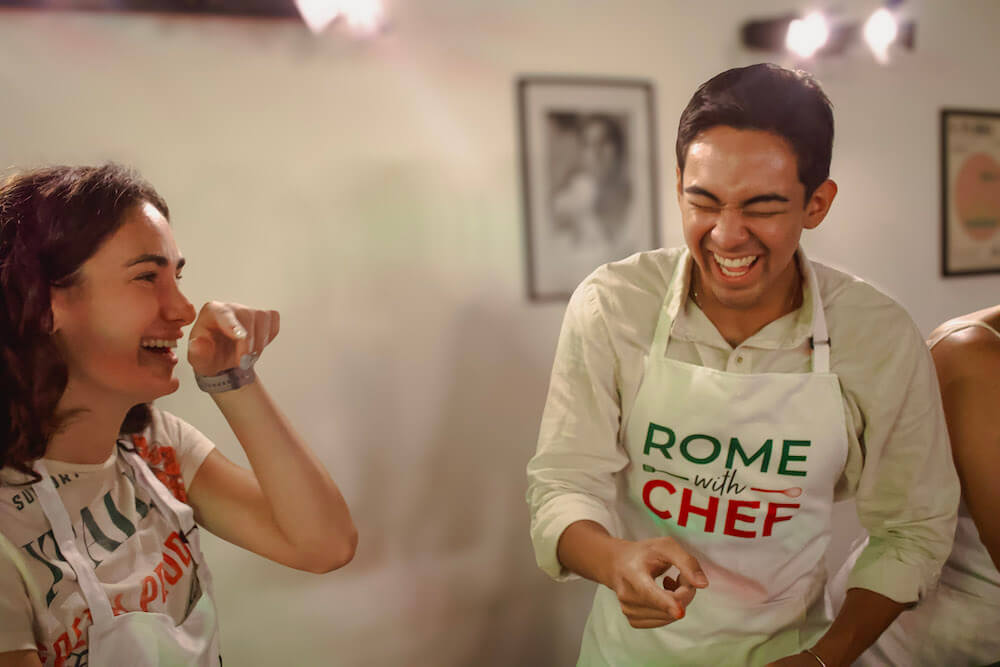 Couple on a cooking class in Rome