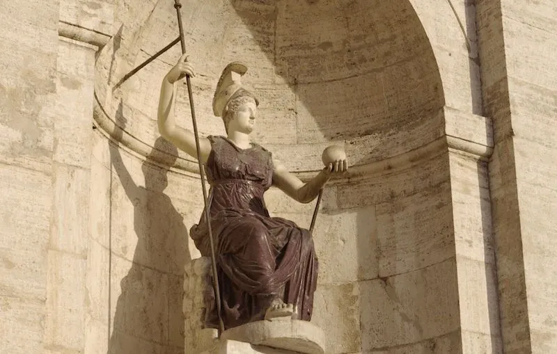 Minerva-Statue