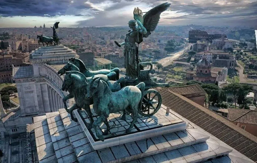 Nike-Victoria-atop-the-Vittoriano-statue-in-Rome