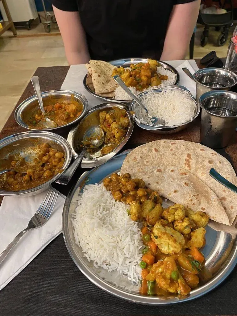 Saravana-Bhavan-Photo-Credit-Happy-Cow-1-768x1024