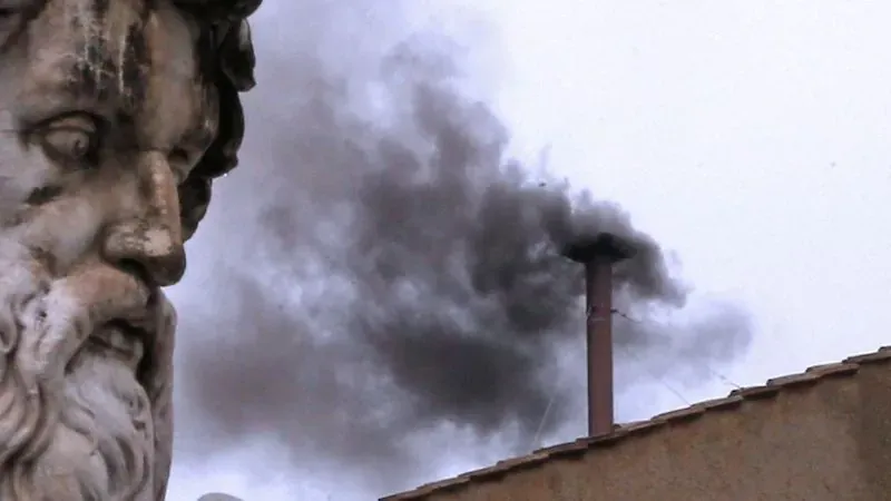 Smoke-issuing-from-the-Vatican.-Credit-Getty-Images