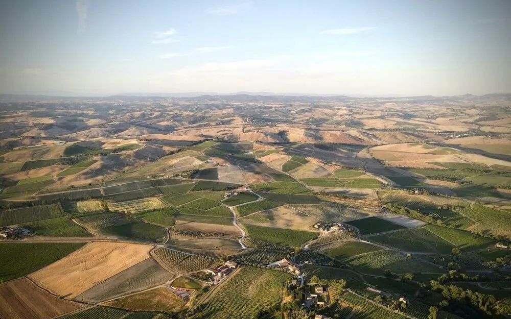 mark-pisek-Uvw0qlG1oM-unsplash