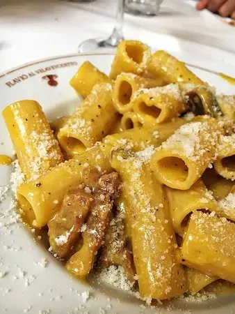 rigatoni-alla-carbonara-flavio